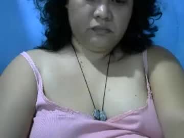 سكس محارم عائله متحررة الابن يضاجع كس امه واخواته البنات