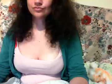 مشاهد سكس ساخنة نيك بطة مرات البواب من زب شاب عنيف